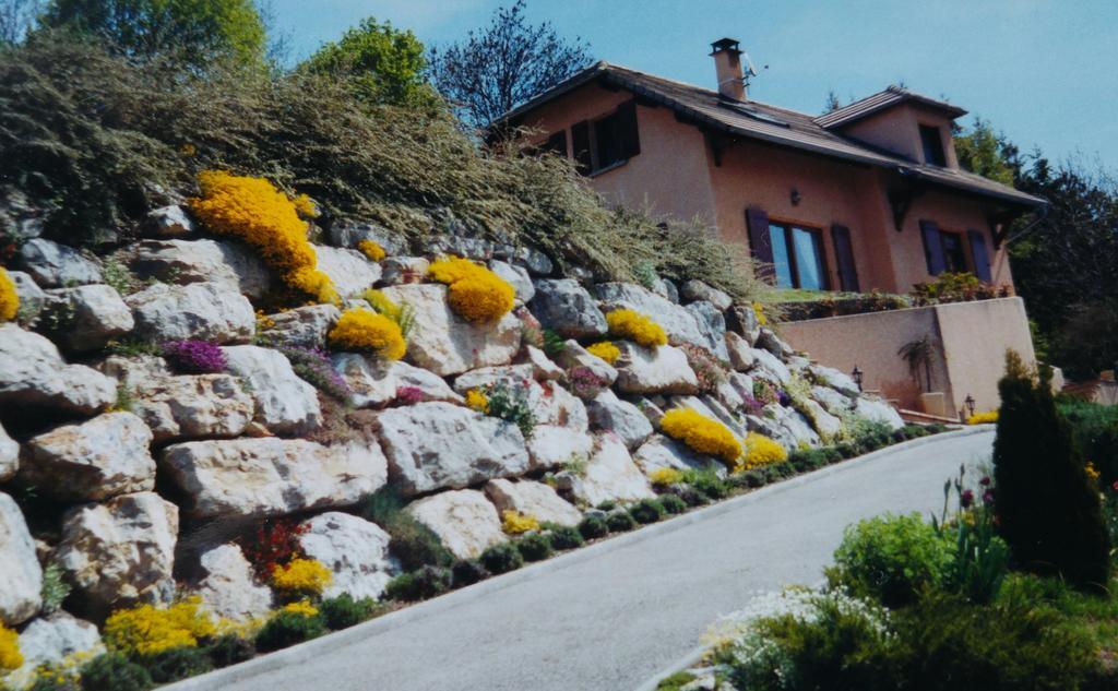 Les Roches Fleuries Hotel Prunieres Exterior photo